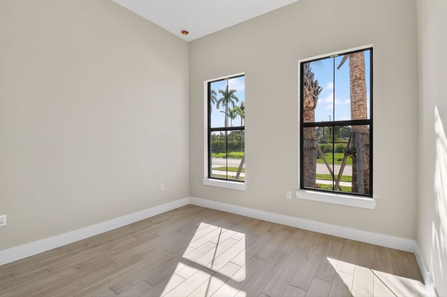 Spacious, unfurnished interior of a new home in Greyhawk Landing, Lake Worth (Image 40).