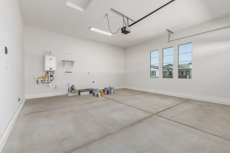 Spacious, unfurnished interior of a new home in Valencia at Granite Vista, Waddell (Image 29).
