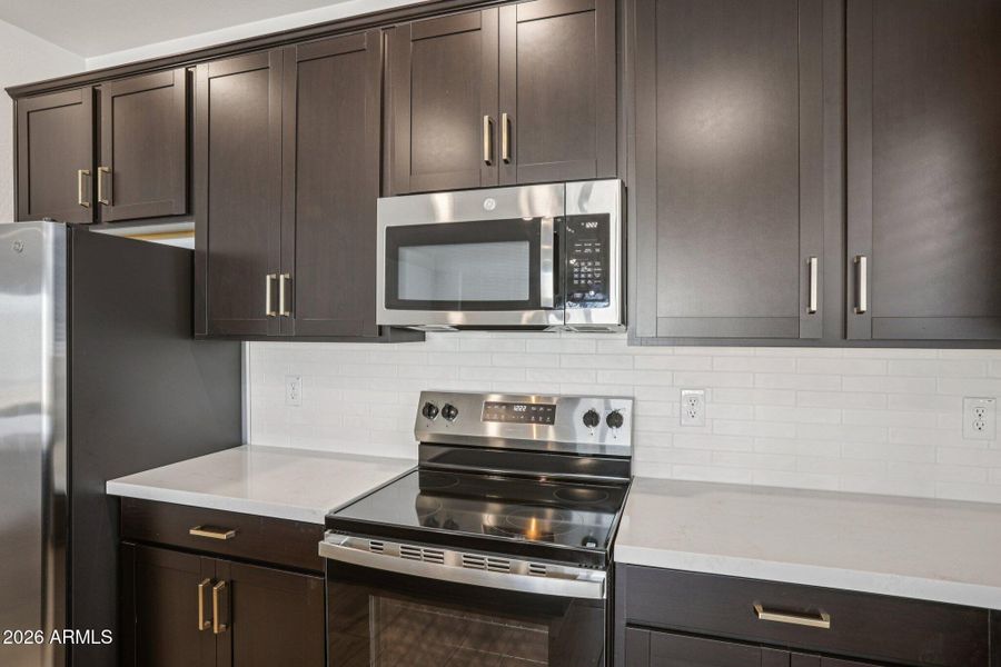 14-web-or-mls-W Camden Ave-S0703-014