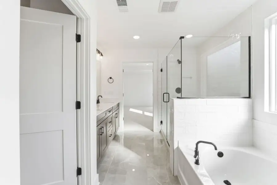 Owner's Bathroom