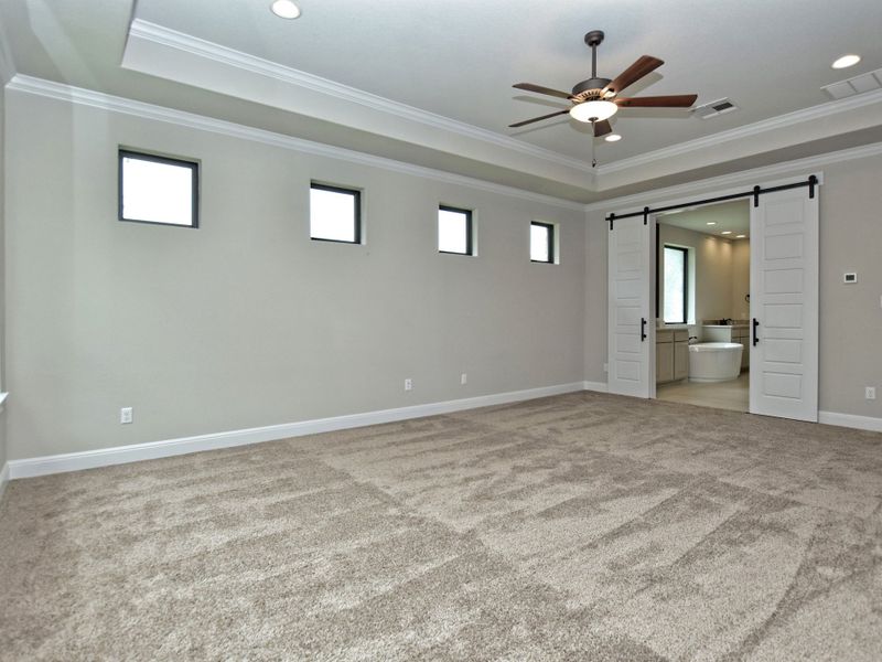 Representative unfurnished interior of a home built from the Avalon by Giddens Homes in Scofield Farms Estates, Georgetown (Image 204).