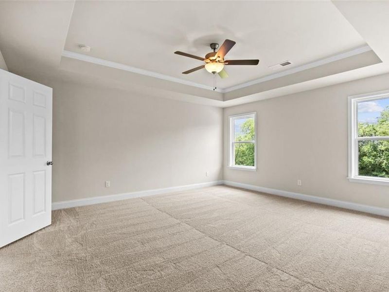 Spacious, unfurnished interior of a new home in Wehunt Meadows, Hoschton (Image 39).