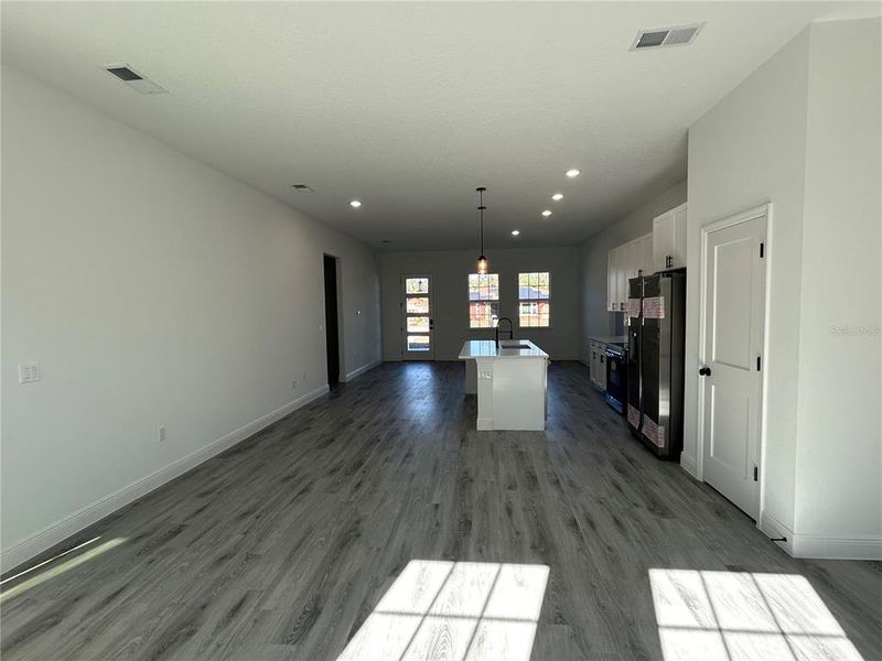 Spacious, unfurnished interior of a new home in , Ocala (Image 18).