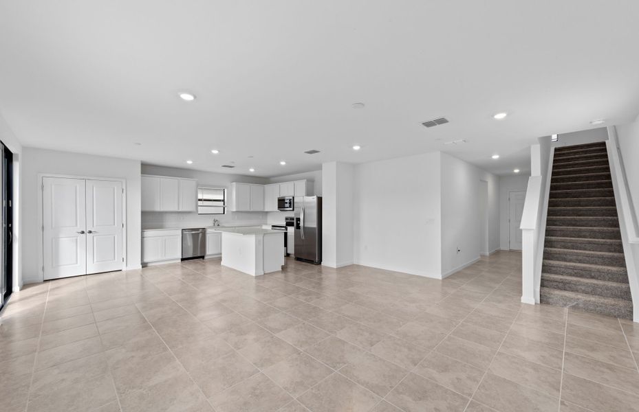 Spacious, unfurnished interior of a new home in Caloosa Cove, Labelle (Image 19).