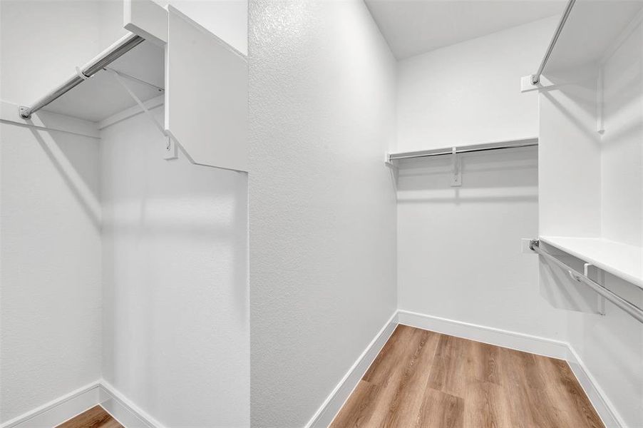 Spacious, unfurnished interior of a new home in Creekshaw, Royse City (Image 21).