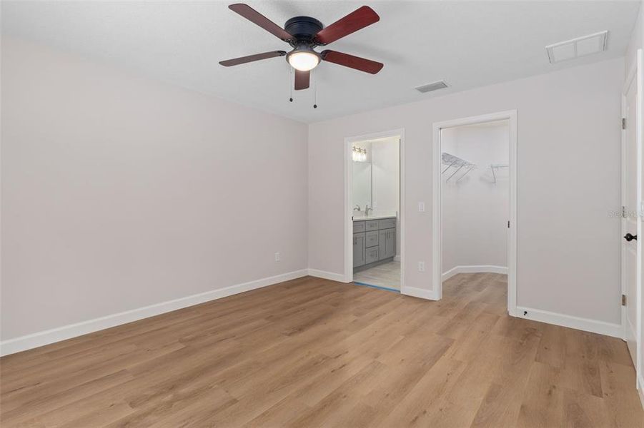 Spacious, unfurnished interior of a new home in , Citrus Springs (Image 36).