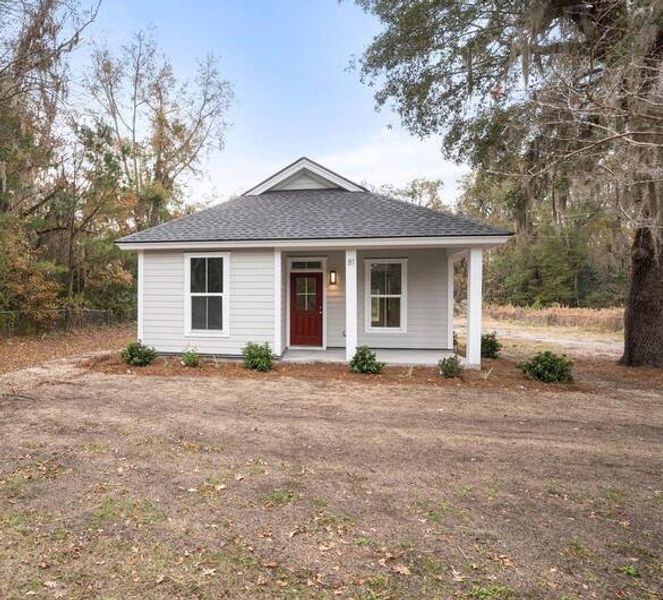 Exterior details and patio area of a home in , Seabrook (Image 18).