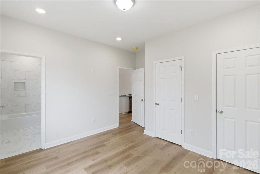 Spacious, unfurnished interior of a new home in , Shelby (Image 35).