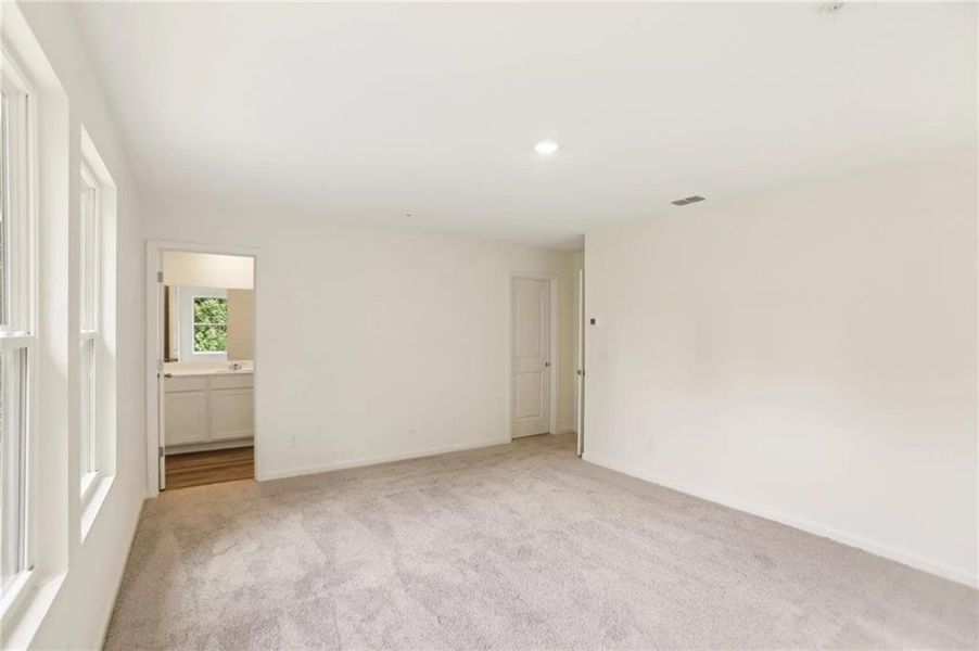 Spacious, unfurnished interior of a new home in Kendall Grove, McDonough (Image 11).