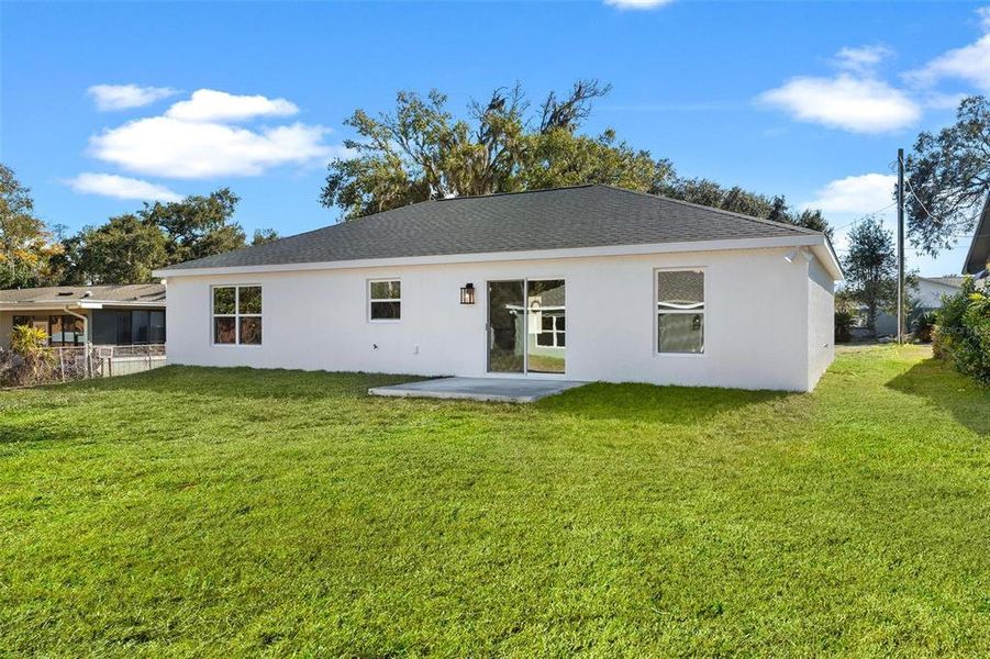 Exterior details and patio area of a home in , Leesburg (Image 4).