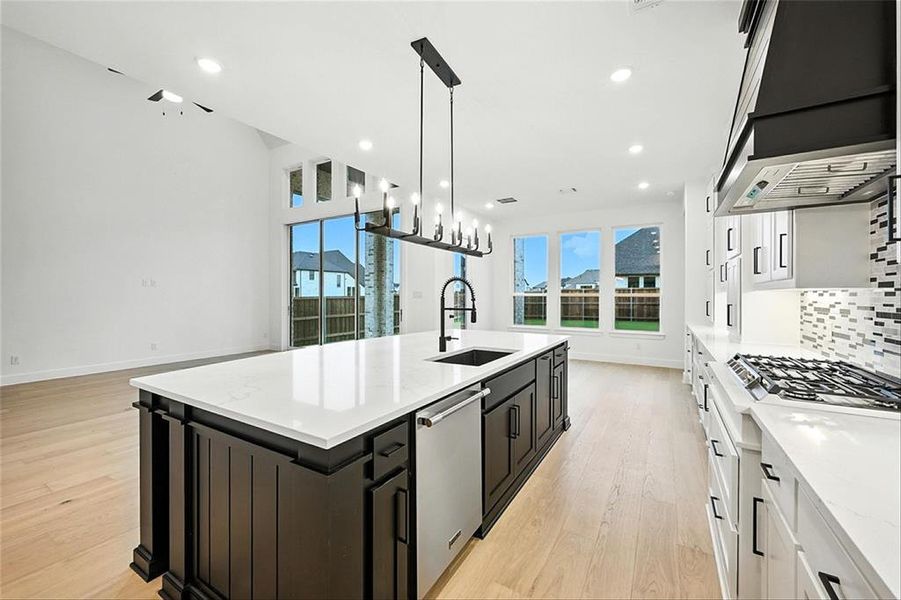 2720AmberLn220E006 2720AmberLn220E006