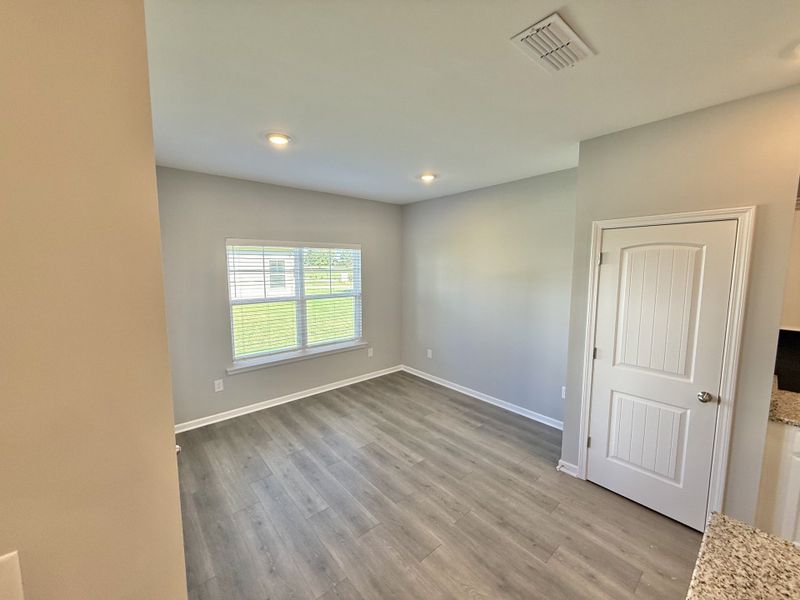 Spacious, unfurnished interior of a new home in Stone Fort Meadows, Manchester (Image 7).