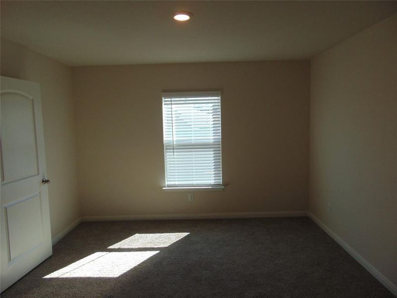 Spacious, unfurnished interior of a new home in College Park, Dallas (Image 11).