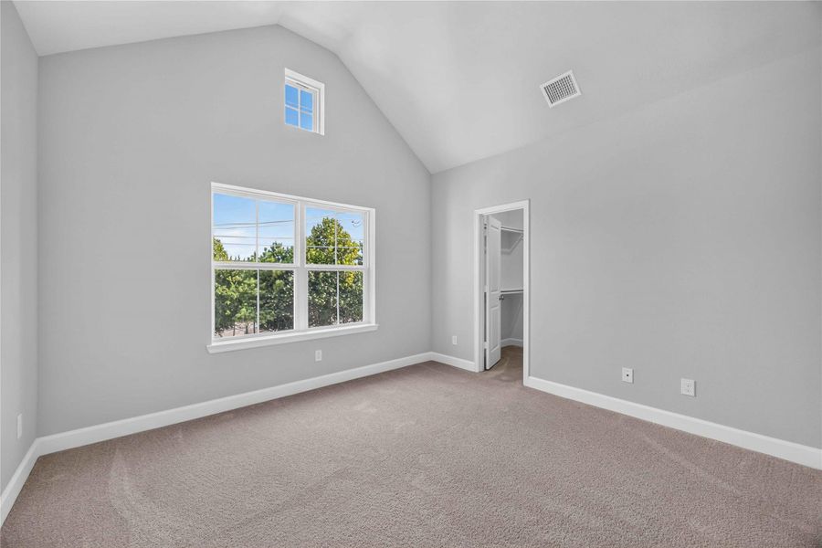 Spacious, unfurnished interior of a new home in , Houston (Image 24).