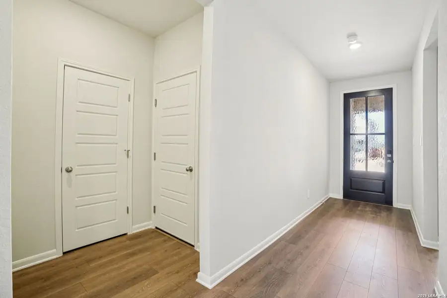 Spacious, unfurnished interior of a new home in Estancia Ranch - Classic Series, San Antonio (Image 19).