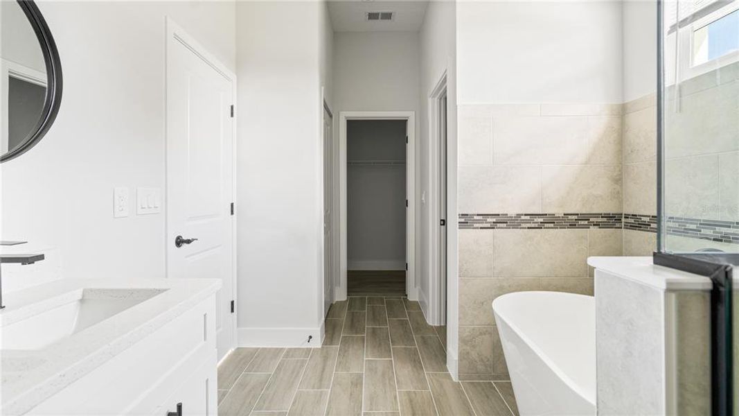 Furnished interior view inside a new home in , Ocala (Image 10).