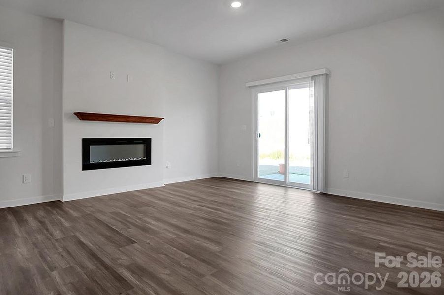 Spacious, unfurnished interior of a new home in , Kings Mountain (Image 23).