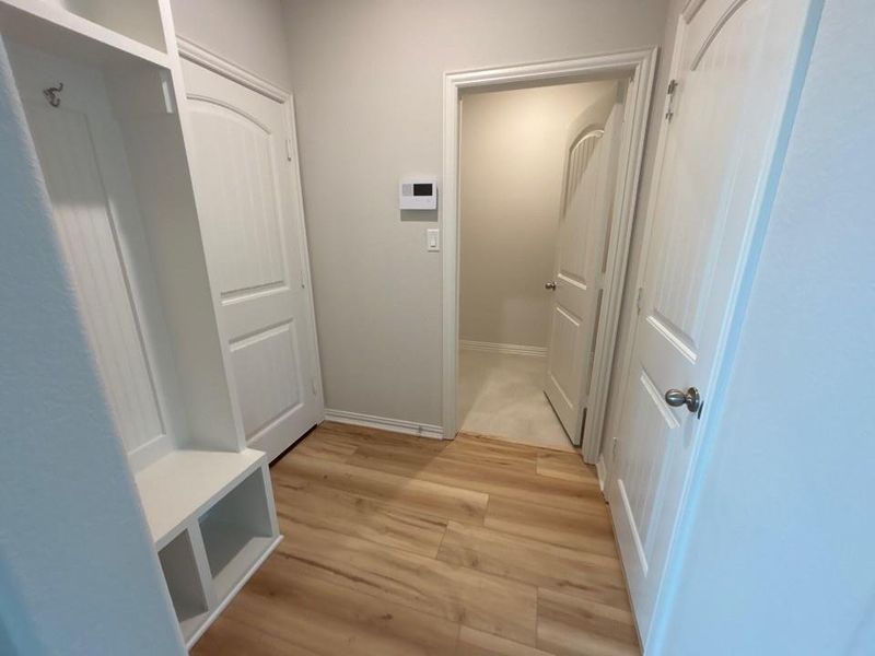 Spacious, unfurnished interior of a new home in Waterford Park, Weatherford (Image 12).