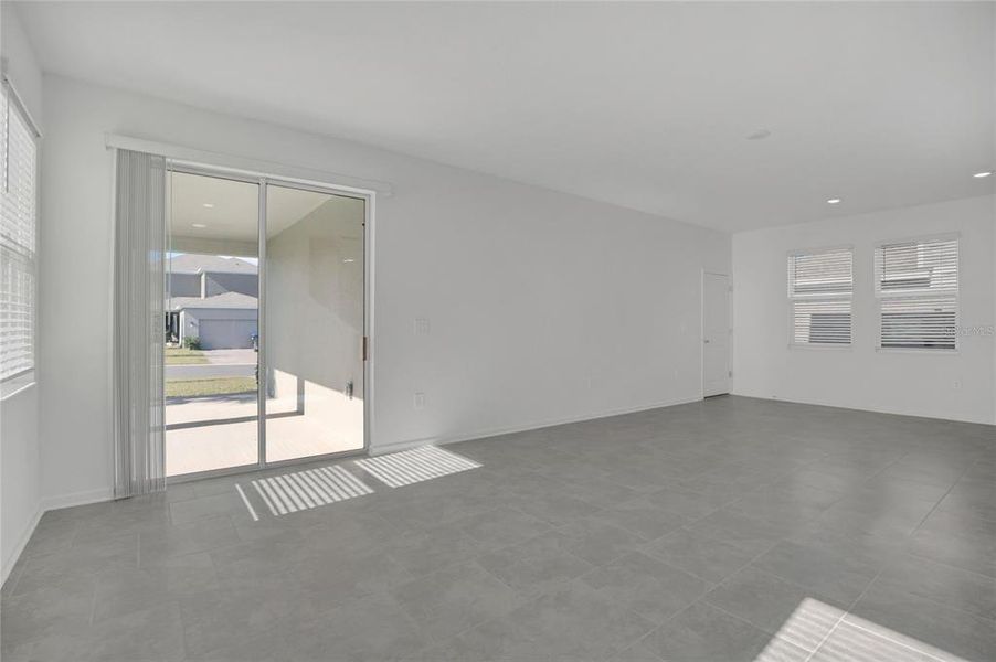 Spacious, unfurnished interior of a new home in Rhett's Ridge: Estates Alley Collection, Apopka (Image 14). Spacious, unfurnished interior of a new home in Rhett's Ridge: Estates Alley Collection, Apopka (Image 14).