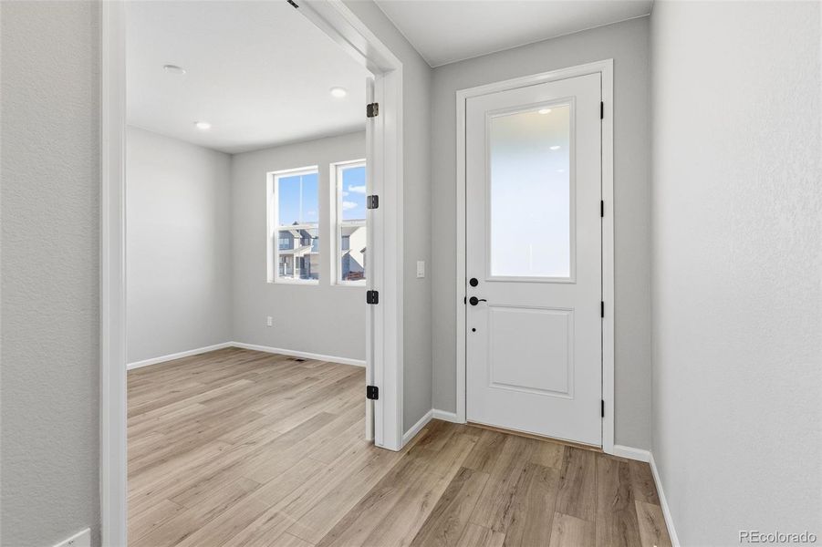 Spacious, unfurnished interior of a new home in The Estates Collection at Talon Pointe, Thornton (Image 16).