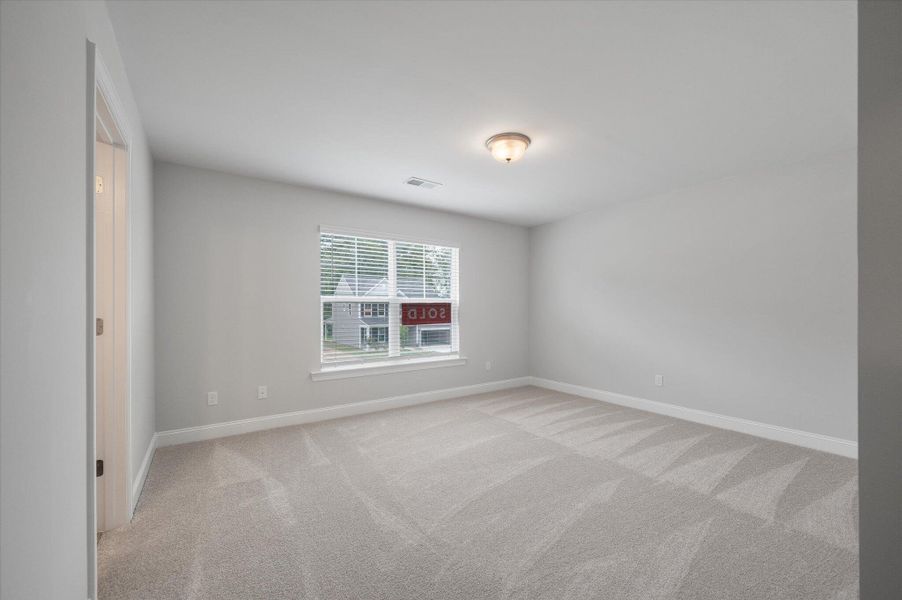 Spacious, unfurnished interior of a new home in Parker's Preserve, Ridgeville (Image 34).