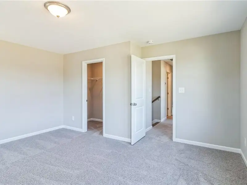 Spacious, unfurnished interior of a new home in Ivy Glen, Perry (Image 8).