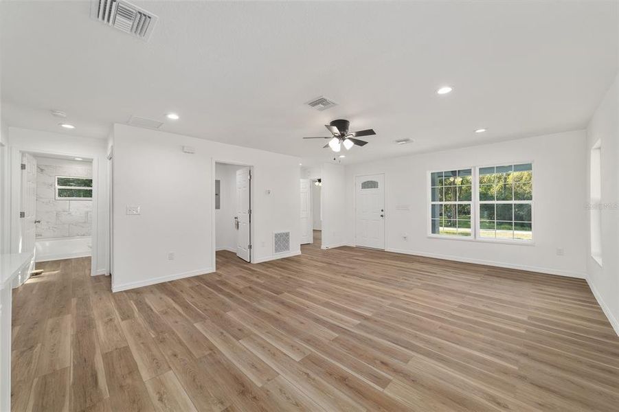 Spacious, unfurnished interior of a new home in , Belleview (Image 22).