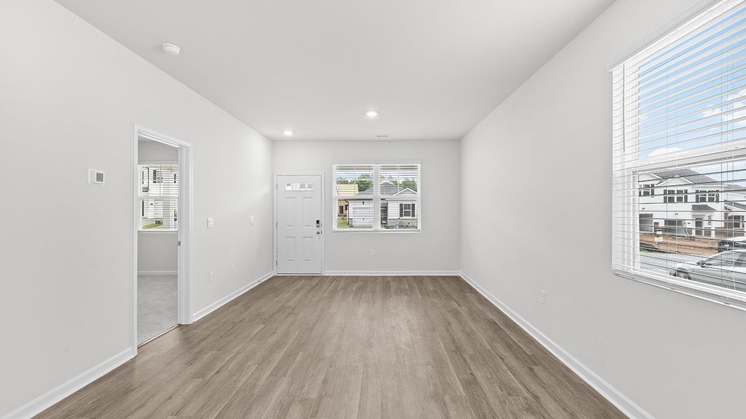 Spacious, unfurnished interior of a new home in Bellemeade Landing, Augusta (Image 20).