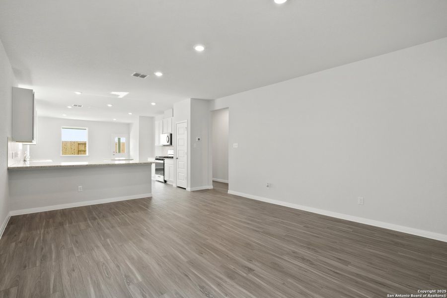 Image 32 of a home in Timber Creek. Image 32 of a home in Timber Creek.