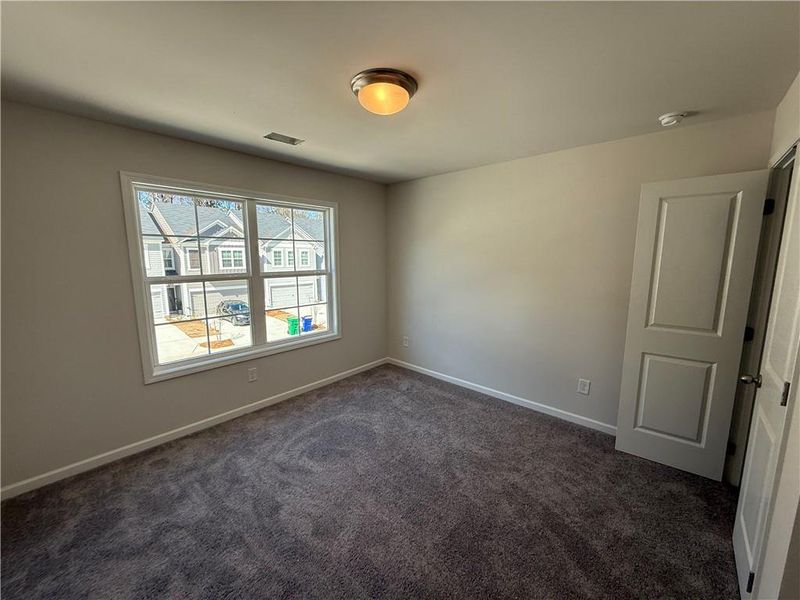 Spacious, unfurnished interior of a new home in Longview Run, Decatur (Image 13).