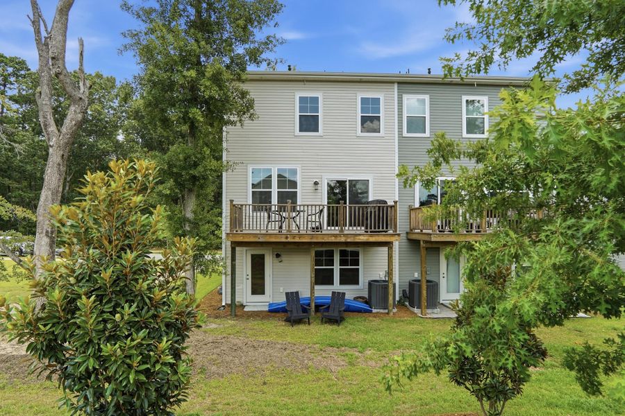 Exterior details and patio area of a home in , Hanahan (Image 28).