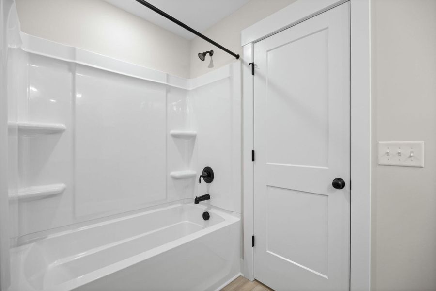 Image 41 of a home in Harbor Crossing.