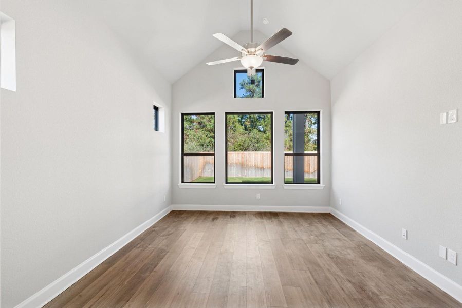 Spacious, unfurnished interior of a new home in Kresston - Enclave Collection, Magnolia (Image 30).
