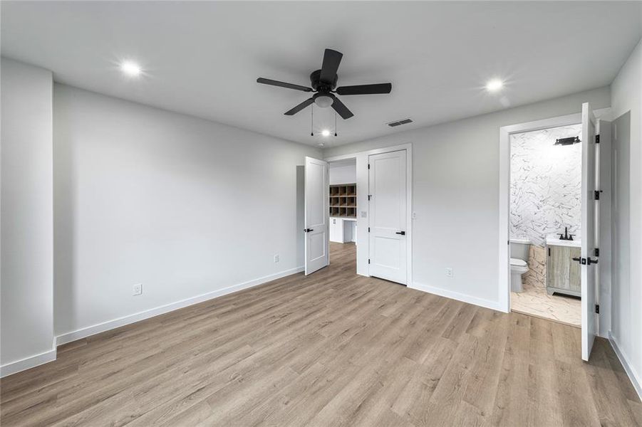 Spacious, unfurnished interior of a new home in , Dallas (Image 16).