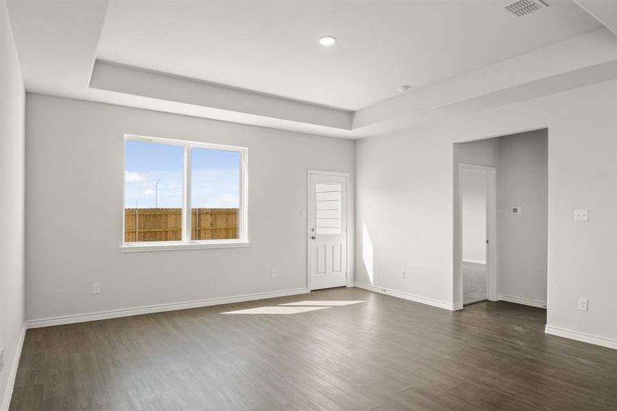 Spacious, unfurnished interior of a new home in Sycamore Landing, Fort Worth (Image 17). Spacious, unfurnished interior of a new home in Sycamore Landing, Fort Worth (Image 17).