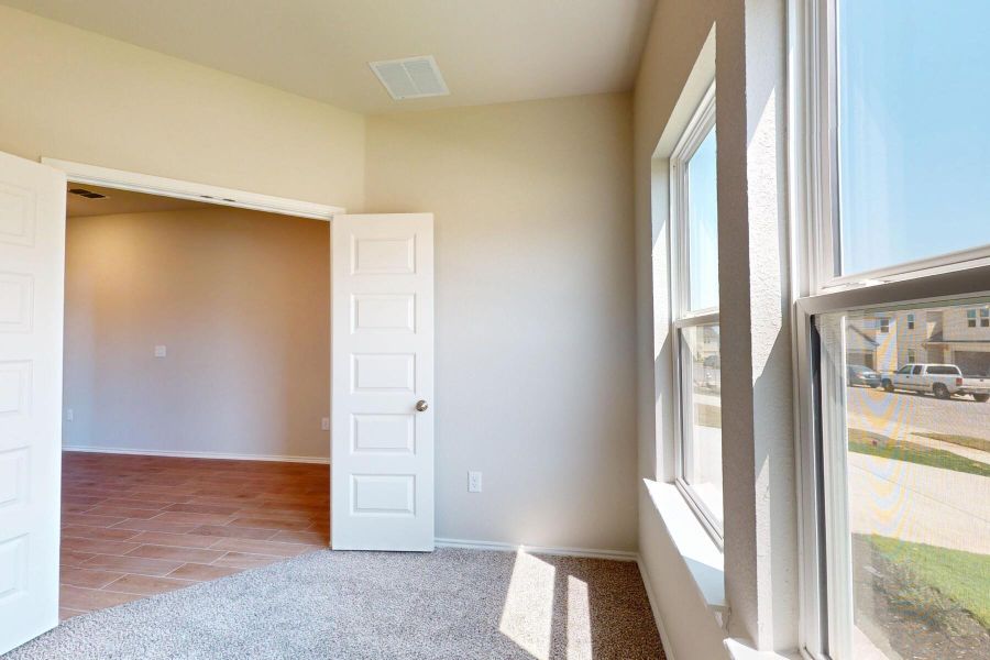 Spacious, unfurnished interior of a new home in Cascades at Onion Creek, Austin (Image 21). Spacious, unfurnished interior of a new home in Cascades at Onion Creek, Austin (Image 21).