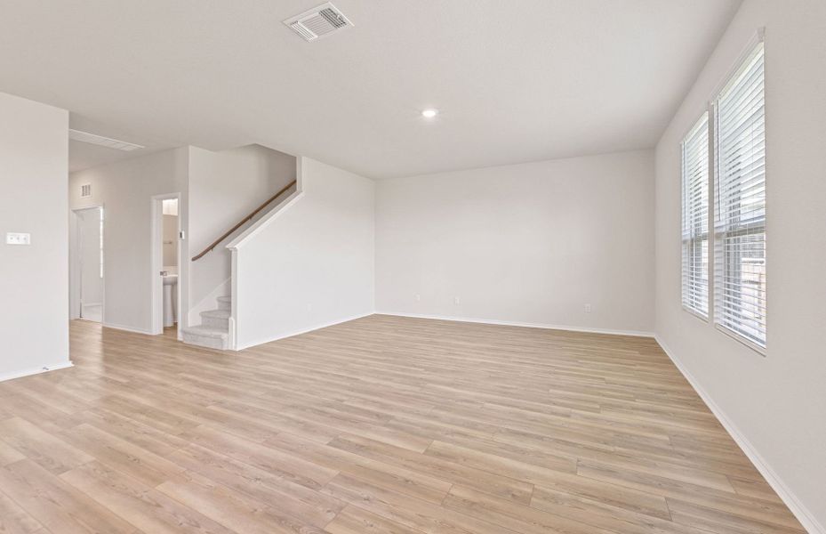 Spacious, unfurnished interior of a new home in Sonterra, Jarrell (Image 37).