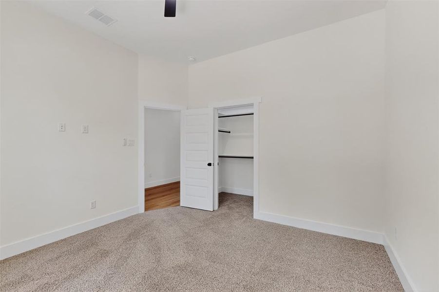 Spacious, unfurnished interior of a new home in , Gun Barrel City (Image 18).