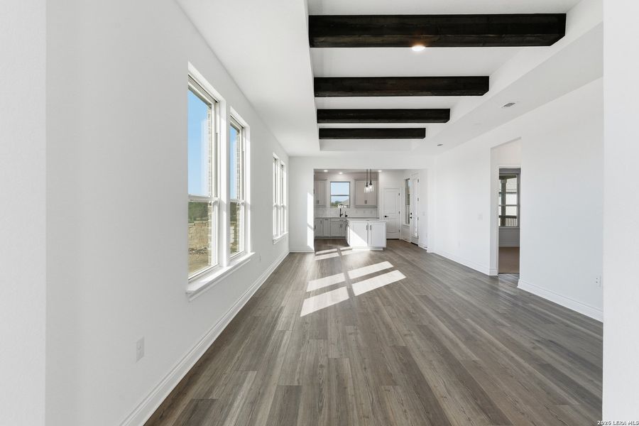 Spacious, unfurnished interior of a new home in Del Webb New Braunfels at Veramendi, New Braunfels (Image 21).