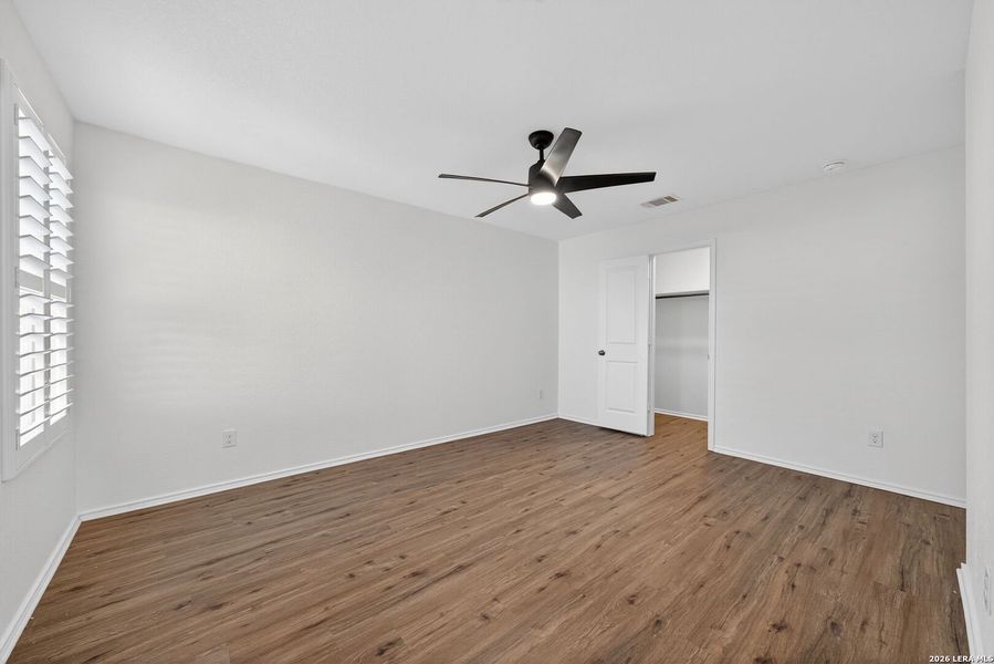 Spacious, unfurnished interior of a new home in Hidden Trails, Bulverde (Image 11).