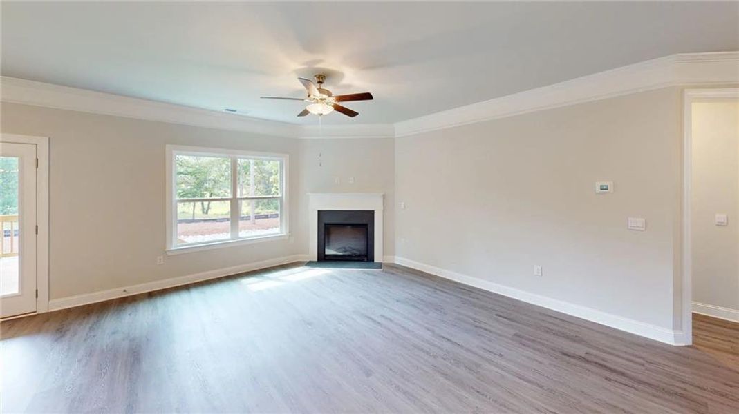 Spacious, unfurnished interior of a new home in Mirror Lake at South Harbour, Villa Rica (Image 32).