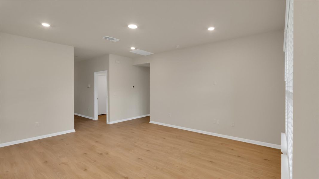 Spacious, unfurnished interior of a new home in Bar W Ranch, Leander (Image 14). Spacious, unfurnished interior of a new home in Bar W Ranch, Leander (Image 14).