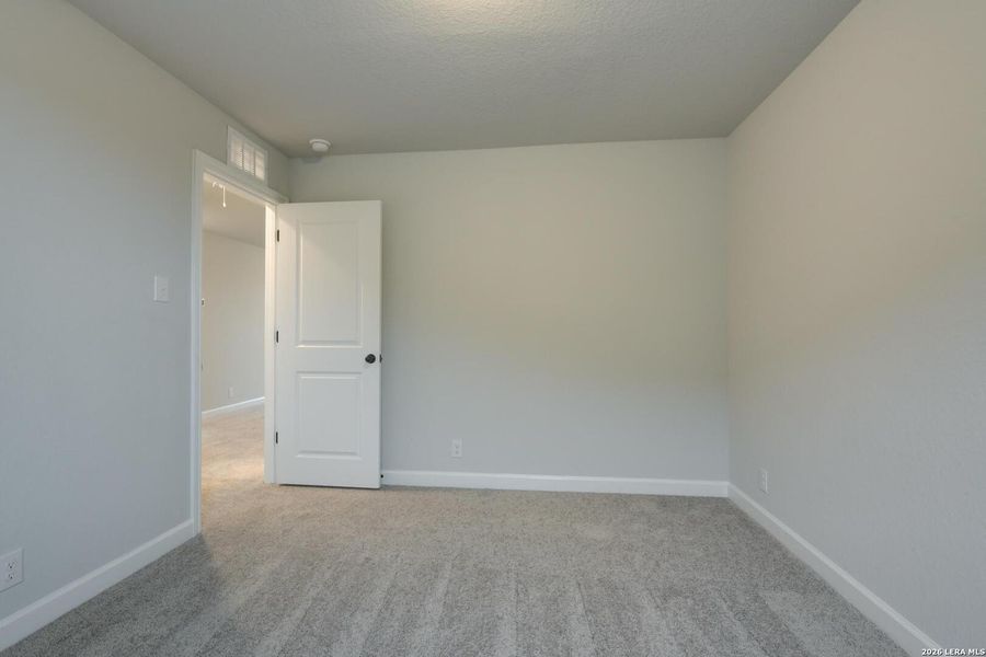 Spacious, unfurnished interior of a new home in , Schertz (Image 18).