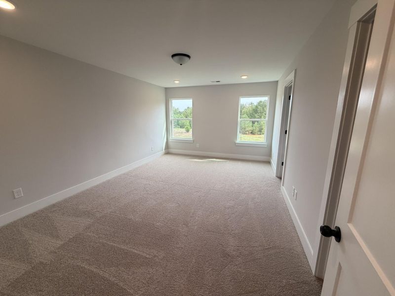 Spacious, unfurnished interior of a new home in Blythe Mill Townhomes, Waxhaw (Image 14).