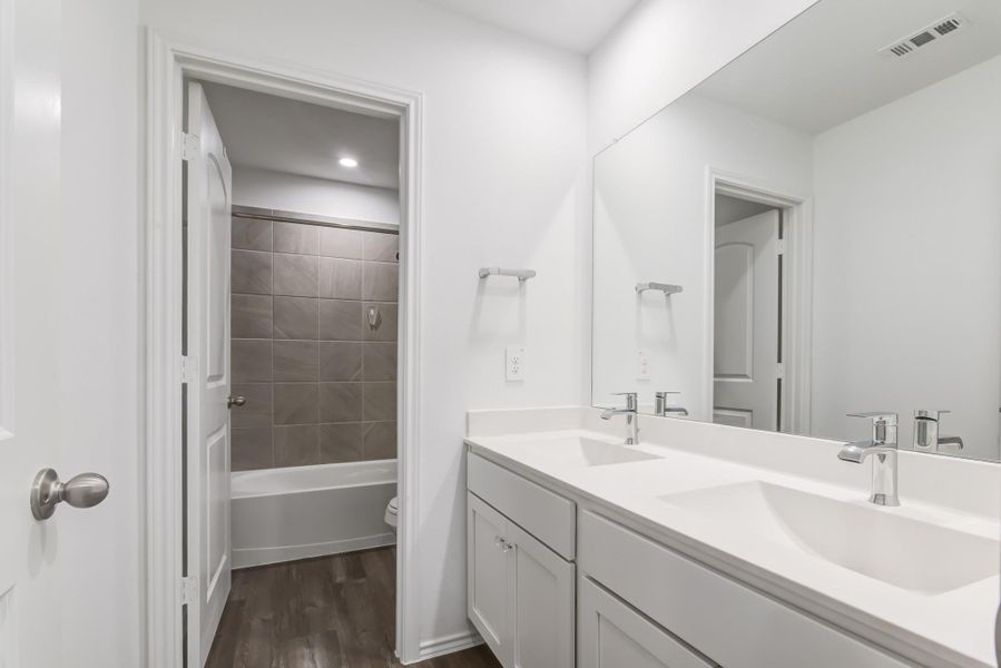 Furnished interior view inside a new home in River Ranch Meadows, Dayton (Image 15).