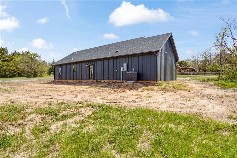 Exterior details and patio area of a home in , Pottsboro (Image 23).