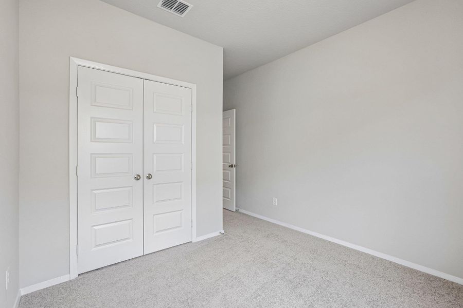 Spacious, unfurnished interior of a new home in Cloverleaf, Austin (Image 34). Spacious, unfurnished interior of a new home in Cloverleaf, Austin (Image 34).