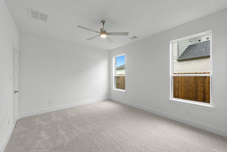 Spacious, unfurnished interior of a new home in Briarwood Crossing, Rosenberg (Image 21).