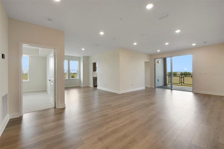 Spacious, unfurnished interior of a new home in Gatherings® of Lake Nona, Orlando (Image 22).