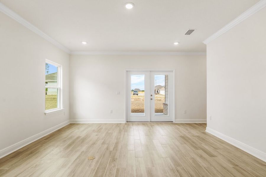 Spacious, unfurnished interior of a new home in Natureview, Freeport (Image 30).